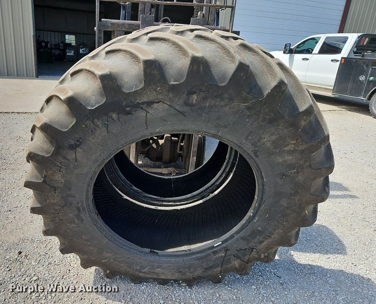image for item DP2429 (2) Firestone 420/90R30 tractor tires