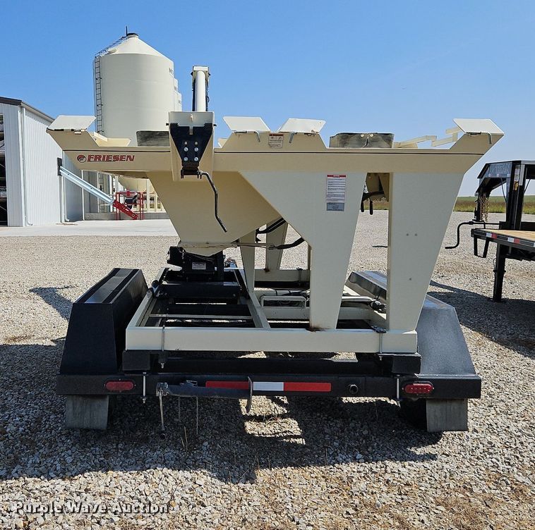 image for item DP2442 Friesen Titan 4 SE  seed tender