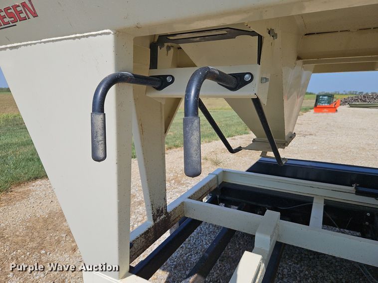 image for item DP2442 Friesen Titan 4 SE  seed tender