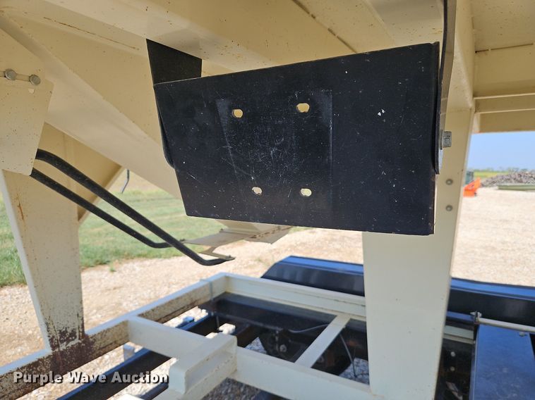 image for item DP2442 Friesen Titan 4 SE  seed tender