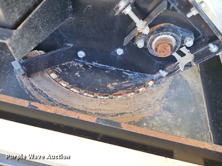 image for item DP2442 Friesen Titan 4 SE  seed tender