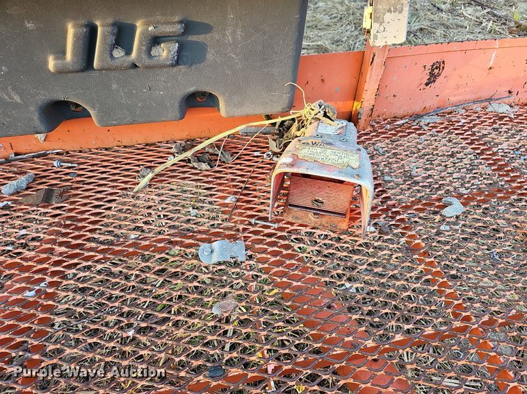 image for item DQ0177 2001 JLG 600S  boom lift