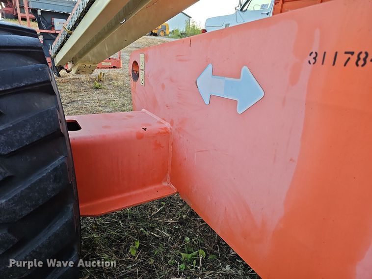 image for item DQ0177 2001 JLG 600S  boom lift