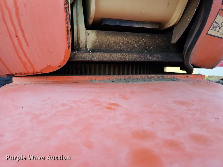 image for item DQ0177 2001 JLG 600S  boom lift