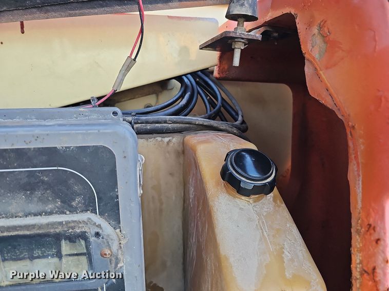 image for item DQ0177 2001 JLG 600S  boom lift