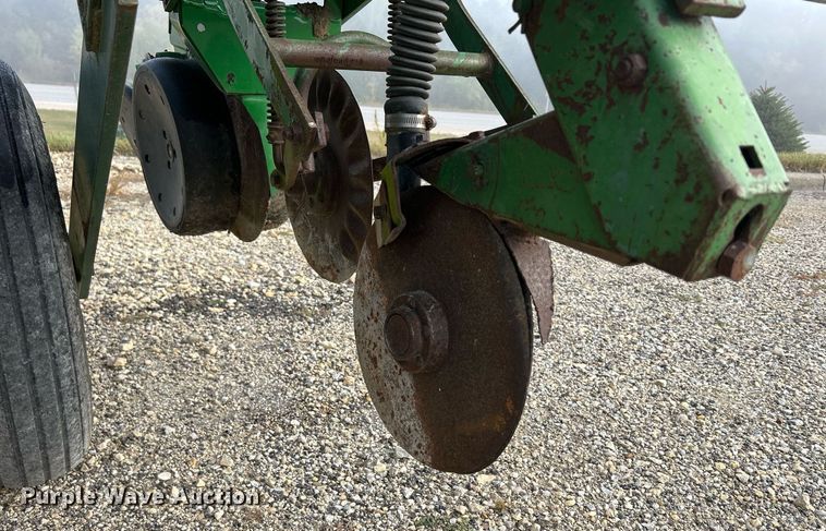 image for item DQ0941 John Deere 7000  no-till planter