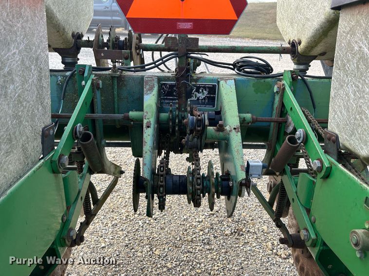 image for item DQ0941 John Deere 7000  no-till planter