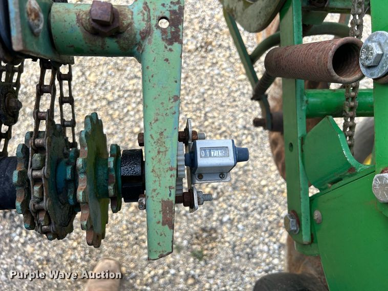 image for item DQ0941 John Deere 7000  no-till planter