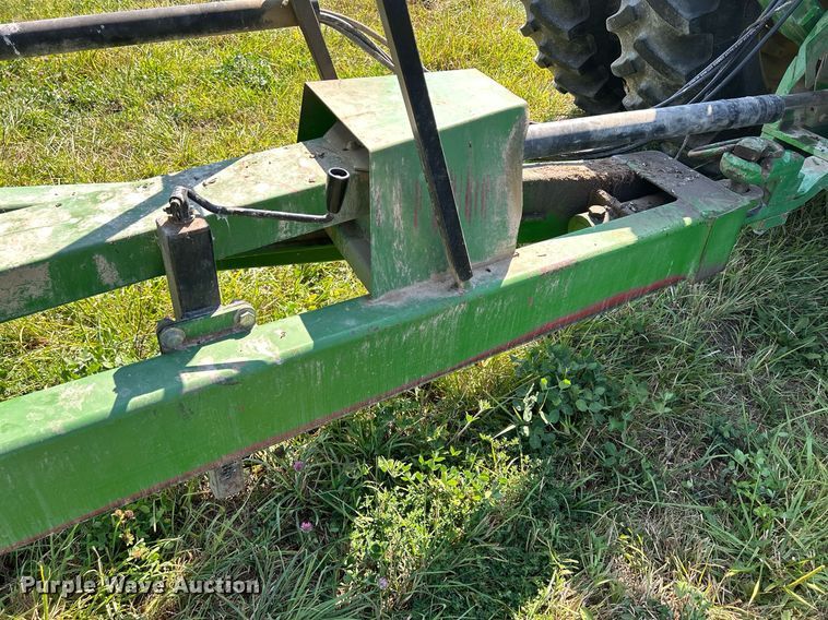 image for item DQ0945 Brent GC772  grain cart