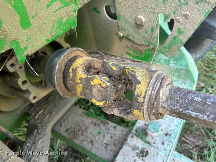 image for item DQ0945 Brent GC772  grain cart