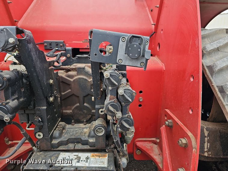 image for item DQ1148 2013 Case IH 550 Quadtrac  4WD tractor