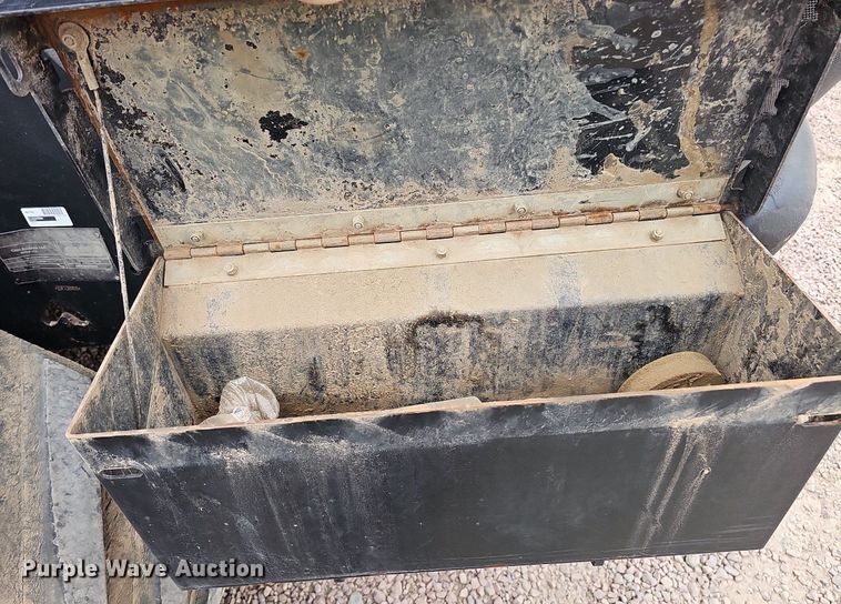 image for item DQ1148 2013 Case IH 550 Quadtrac  4WD tractor