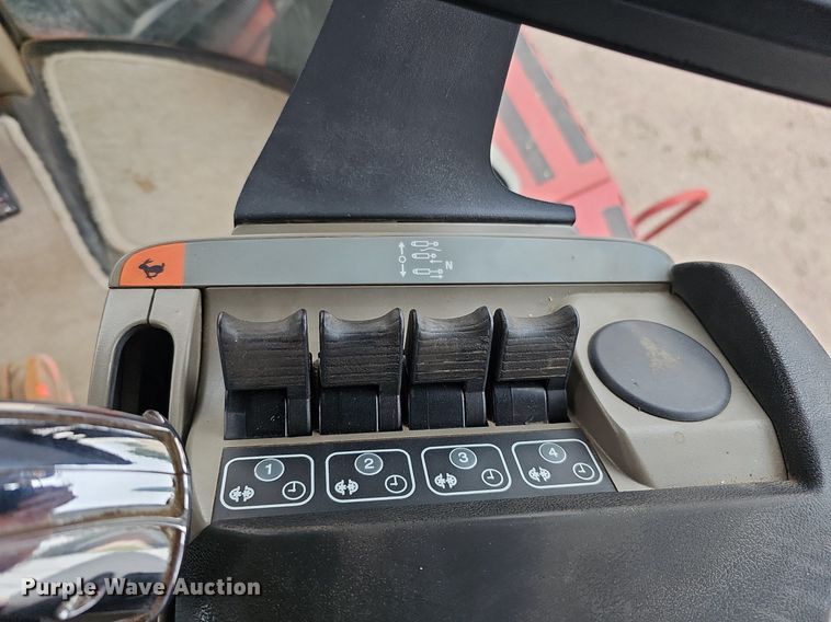 image for item DQ1148 2013 Case IH 550 Quadtrac  4WD tractor