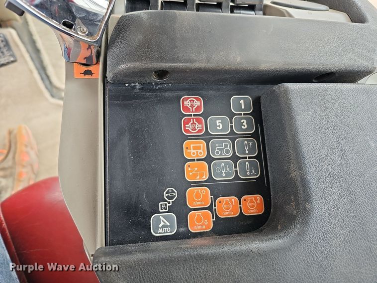 image for item DQ1148 2013 Case IH 550 Quadtrac  4WD tractor