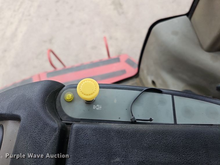 image for item DQ1148 2013 Case IH 550 Quadtrac  4WD tractor