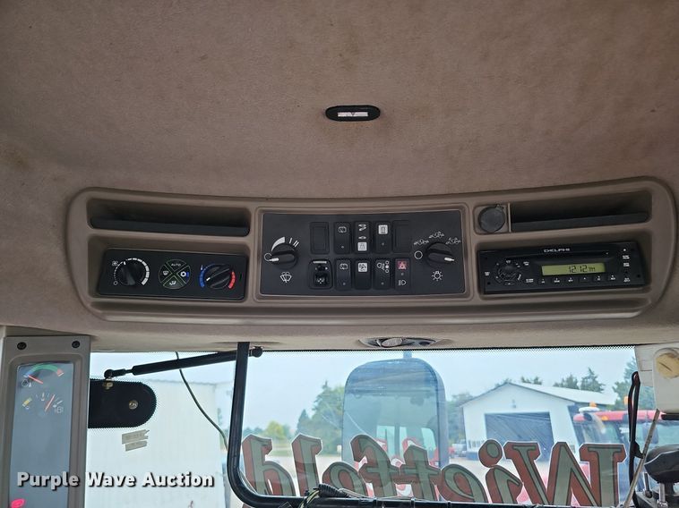 image for item DQ1148 2013 Case IH 550 Quadtrac  4WD tractor