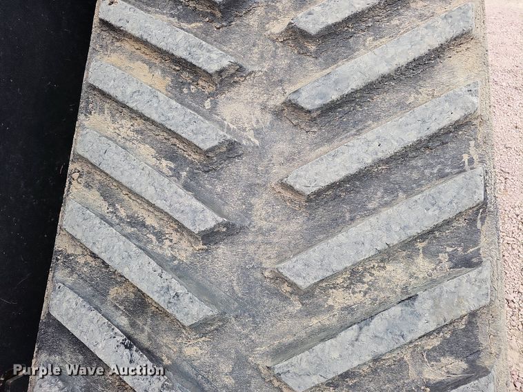 image for item DQ1148 2013 Case IH 550 Quadtrac  4WD tractor