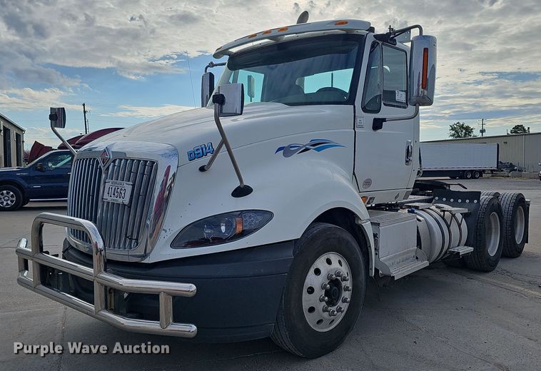 image for item DQ1198 2014 International  ProStar+ semi truck