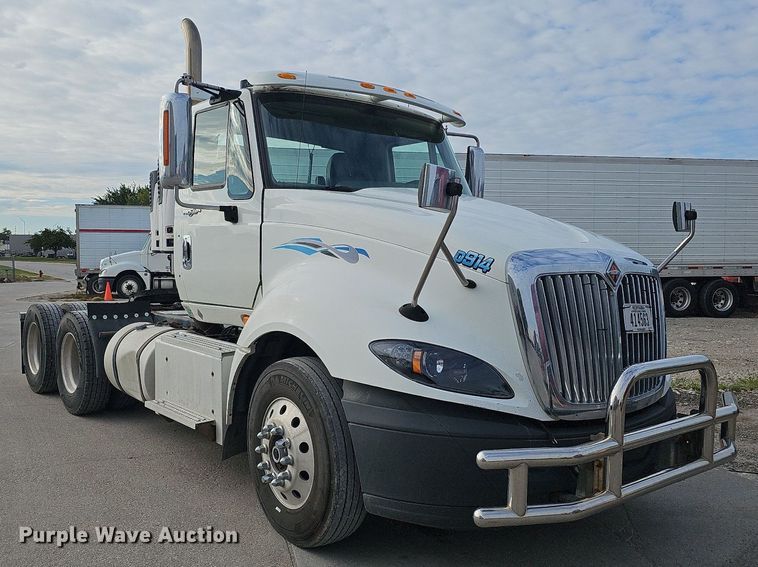 image for item DQ1198 2014 International  ProStar+ semi truck