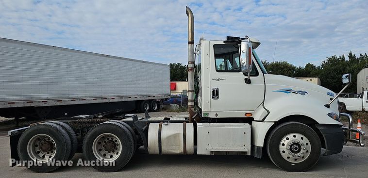 image for item DQ1198 2014 International  ProStar+ semi truck