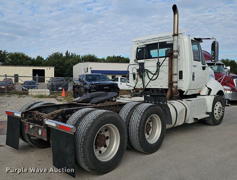 image for item DQ1198 2014 International  ProStar+ semi truck