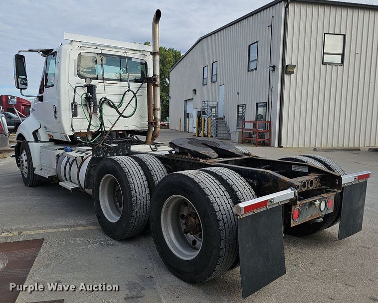 image for item DQ1198 2014 International  ProStar+ semi truck