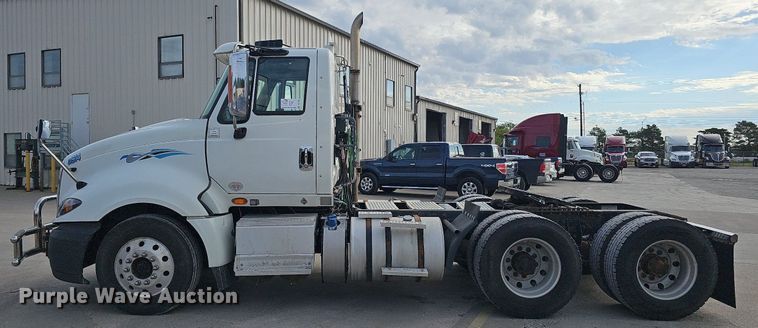 image for item DQ1198 2014 International  ProStar+ semi truck
