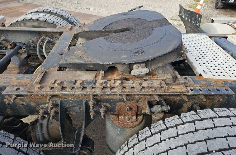 image for item DQ1198 2014 International  ProStar+ semi truck