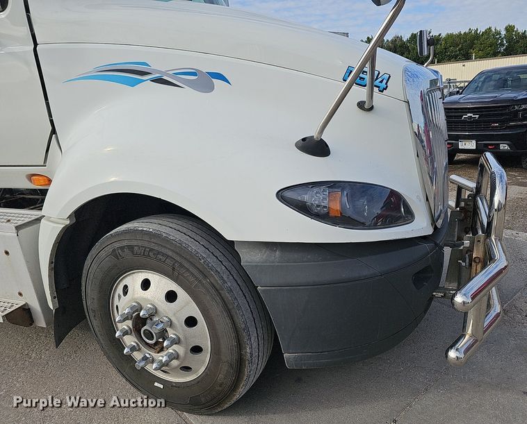 image for item DQ1198 2014 International  ProStar+ semi truck