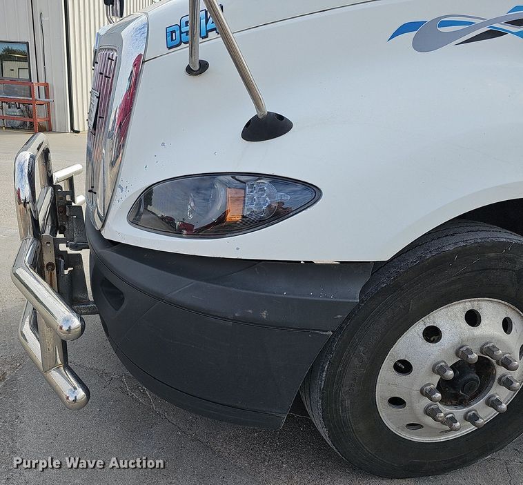 image for item DQ1198 2014 International  ProStar+ semi truck