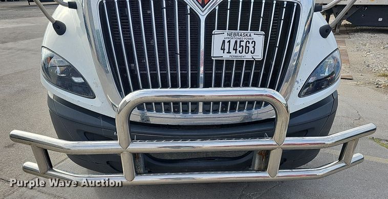 image for item DQ1198 2014 International  ProStar+ semi truck