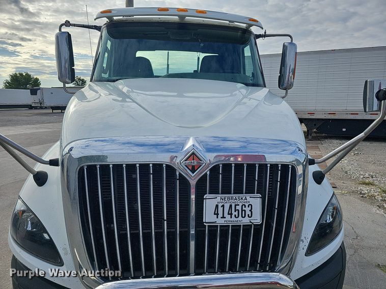 image for item DQ1198 2014 International  ProStar+ semi truck
