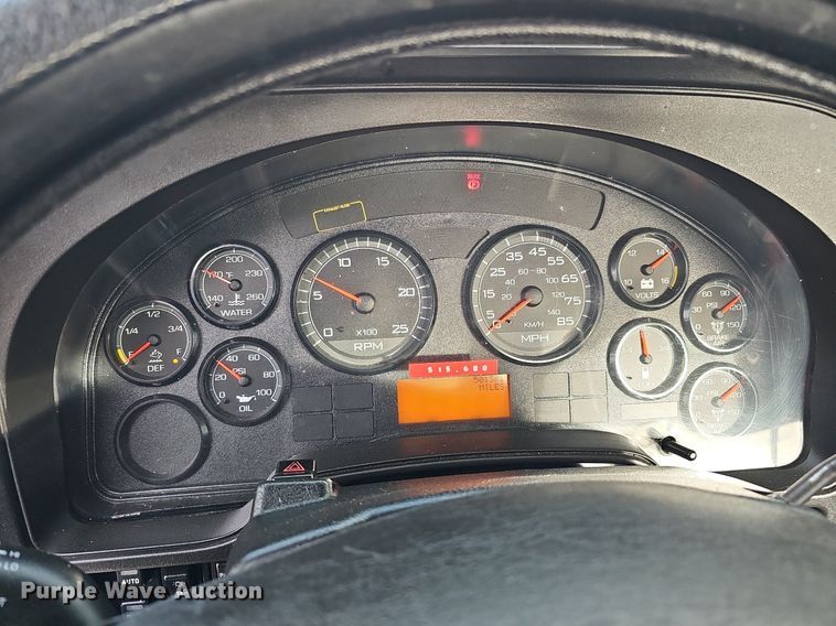 image for item DQ1198 2014 International  ProStar+ semi truck