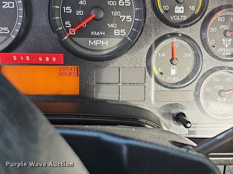 image for item DQ1198 2014 International  ProStar+ semi truck