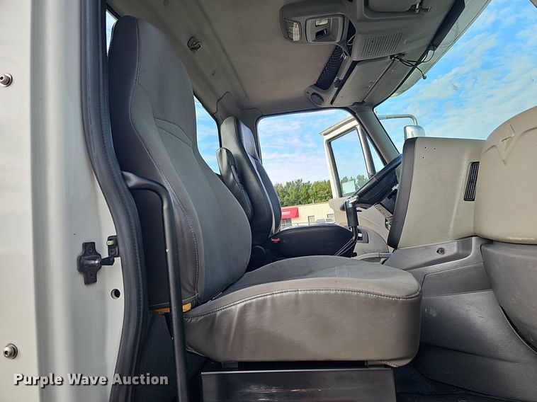 image for item DQ1198 2014 International  ProStar+ semi truck