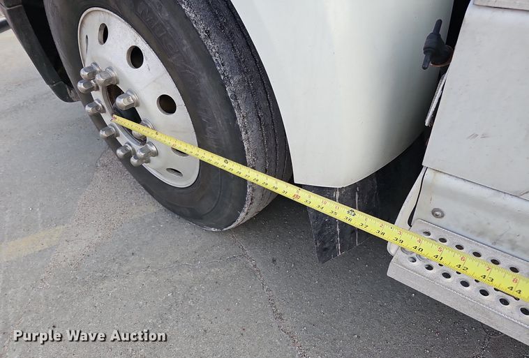 image for item DQ1198 2014 International  ProStar+ semi truck