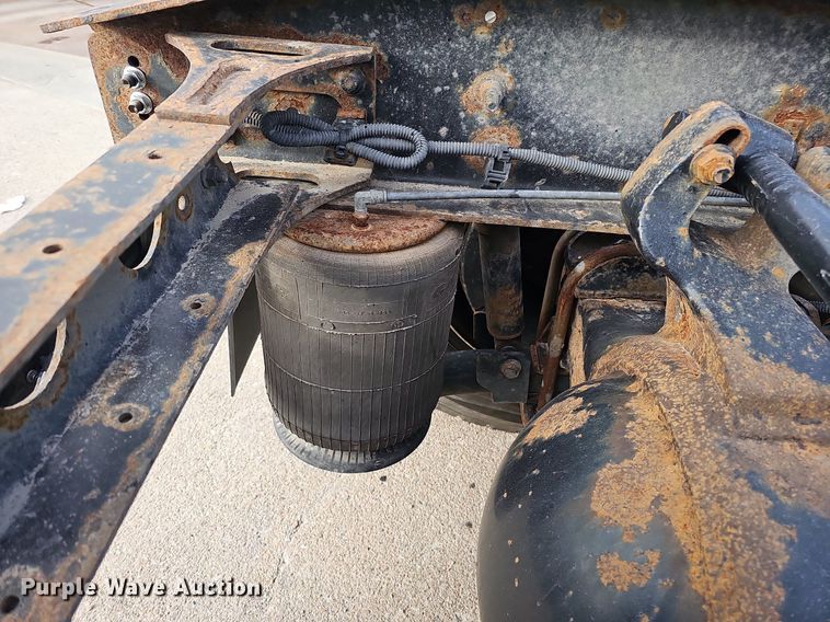 image for item DQ1198 2014 International  ProStar+ semi truck