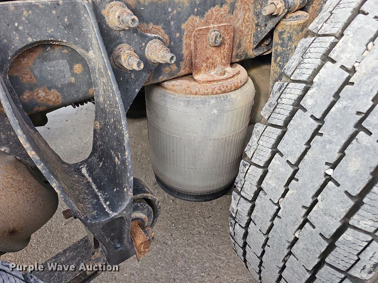 image for item DQ1198 2014 International  ProStar+ semi truck