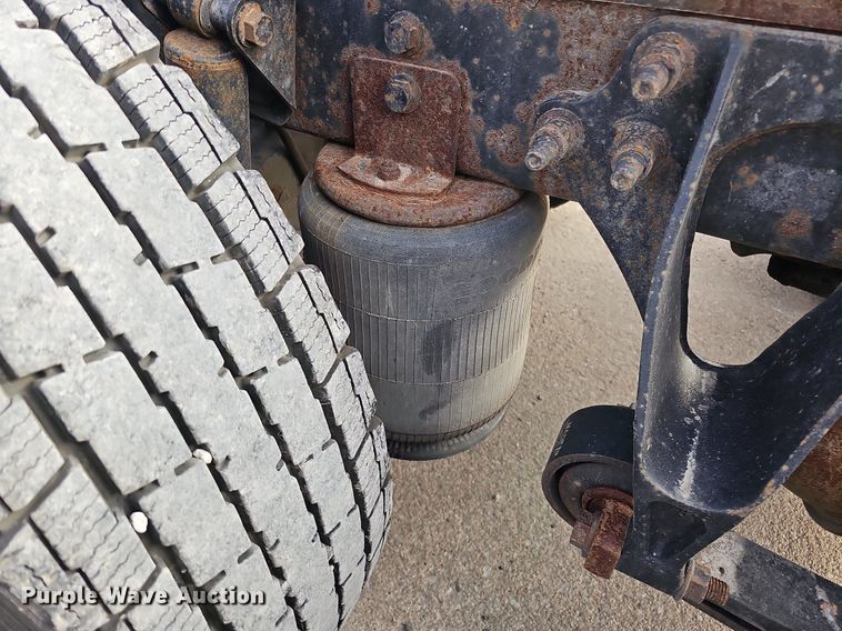 image for item DQ1198 2014 International  ProStar+ semi truck