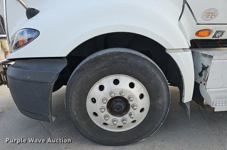 image for item DQ1198 2014 International  ProStar+ semi truck