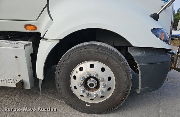 image for item DQ1198 2014 International  ProStar+ semi truck