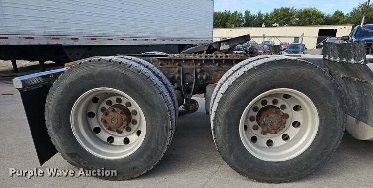 image for item DQ1198 2014 International  ProStar+ semi truck