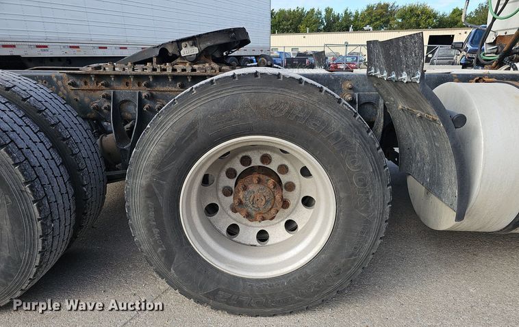 image for item DQ1198 2014 International  ProStar+ semi truck