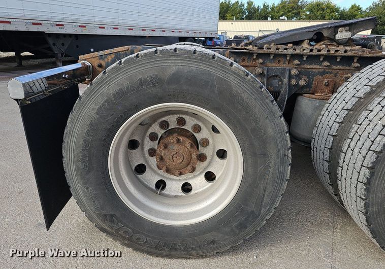 image for item DQ1198 2014 International  ProStar+ semi truck