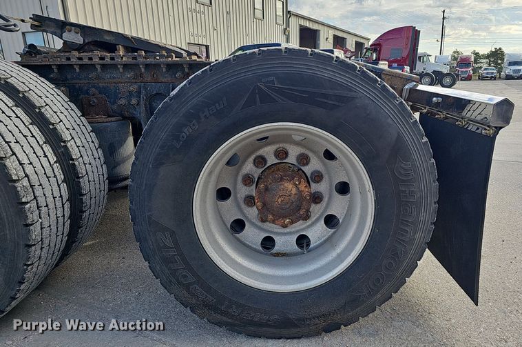 image for item DQ1198 2014 International  ProStar+ semi truck