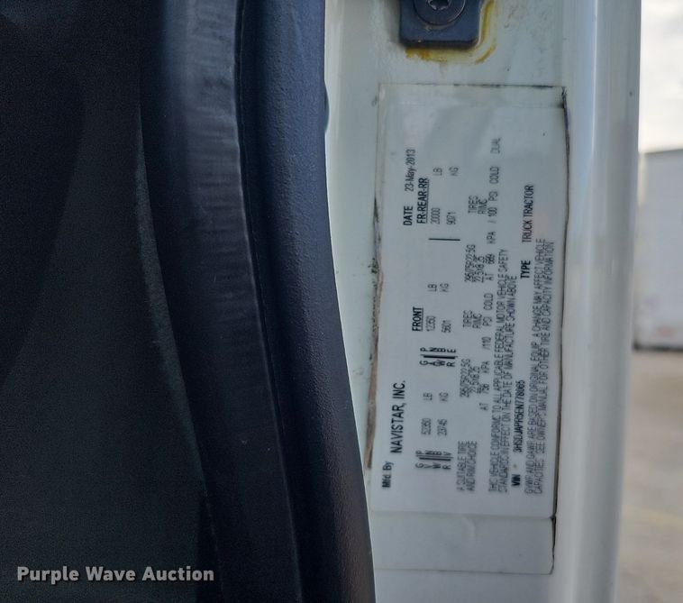 image for item DQ1198 2014 International  ProStar+ semi truck