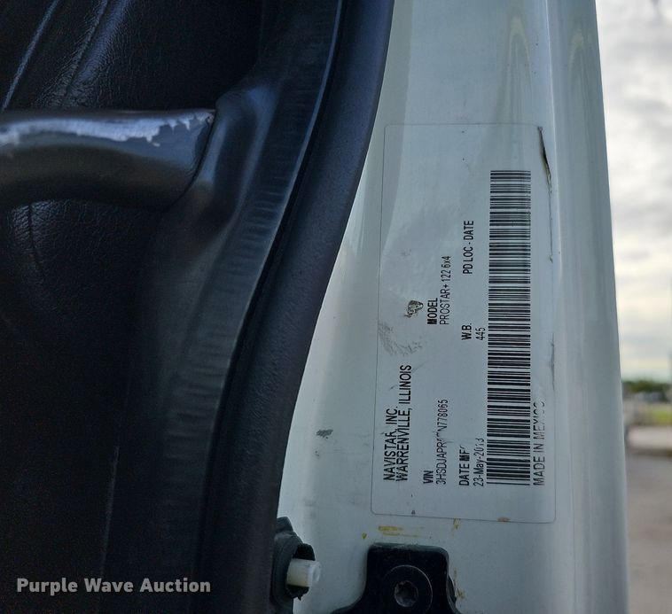 image for item DQ1198 2014 International  ProStar+ semi truck