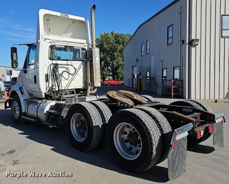 image for item DQ1199 2013 International 8600 semi truck