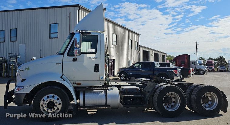 image for item DQ1199 2013 International 8600 semi truck