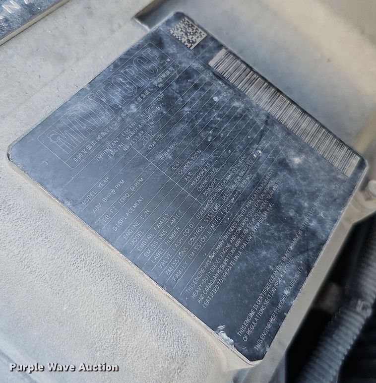 image for item DQ1199 2013 International 8600 semi truck